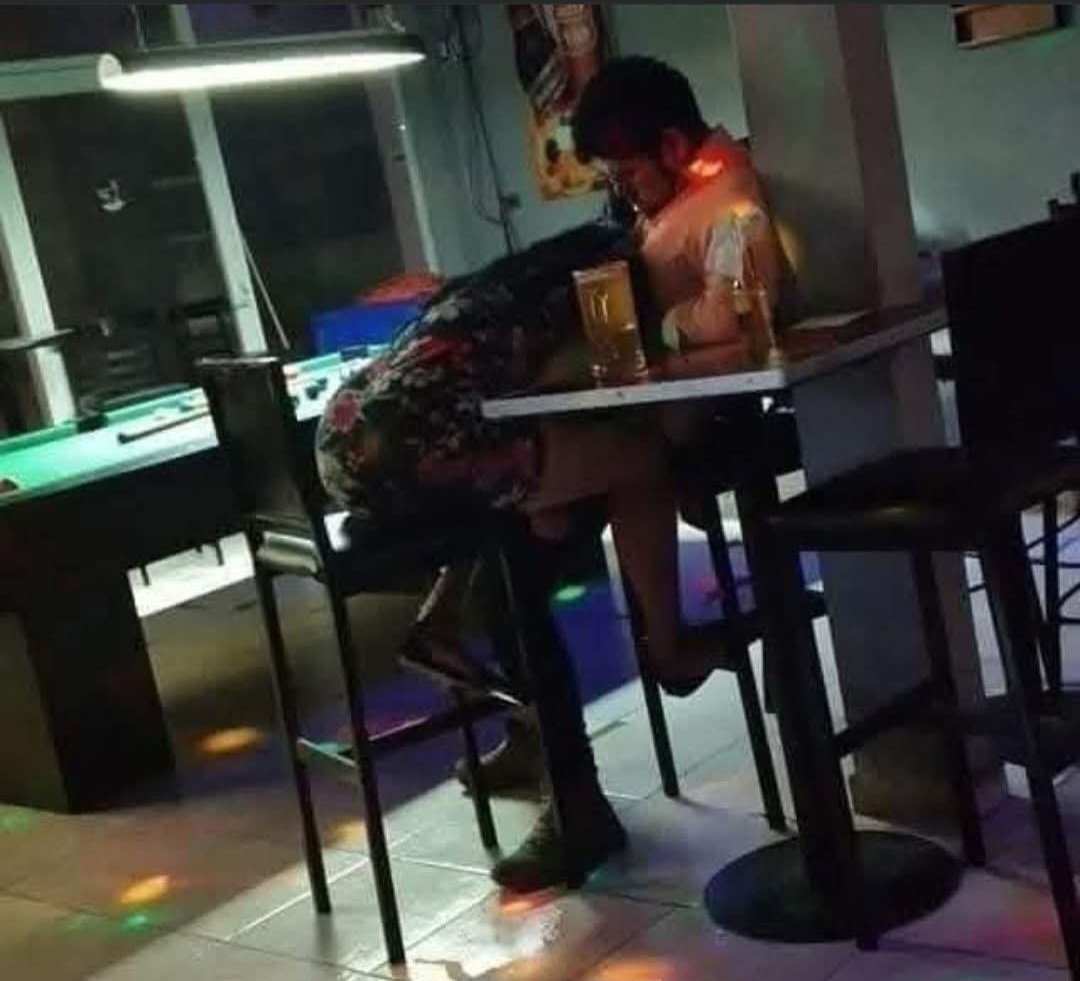 ¿Porque estará llorando la chava?