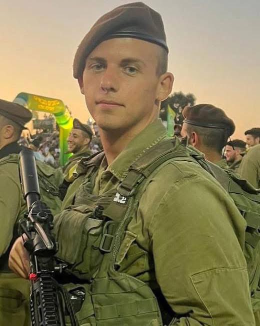 Toni_Airaksinen's tweet image. WE MOURN
His name was Amit Cohen. He was 19 and protecting his country from Hamas when an accidental explosion went off this afternoon
"The entire city of Holon mourns this great loss and embraces his family" the mayor said
Cohen left behind his parents and two siblings 💔