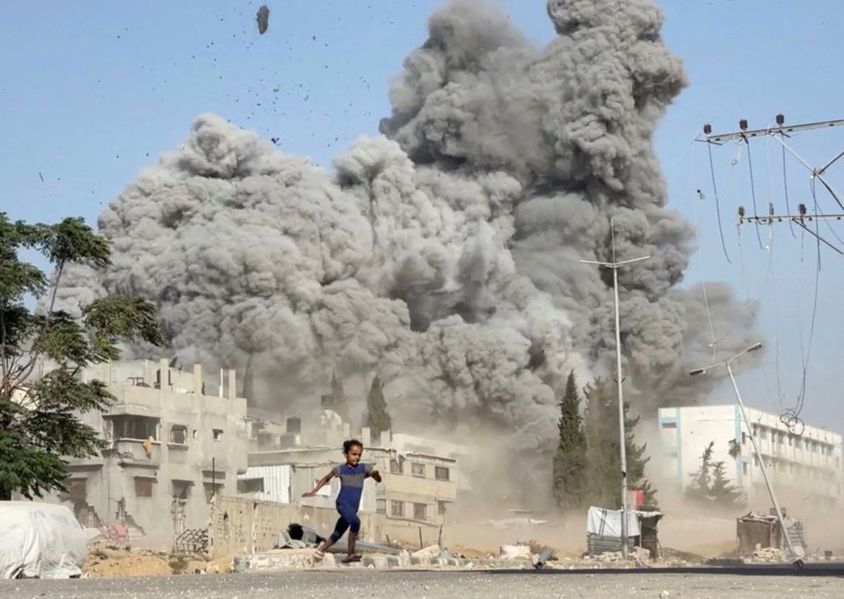 zohranmamdani's tweet image. Israel doesn’t act alone.
It bombs Gaza with U.S. weapons, under U.S. cover, backed by U.S. narratives.
Every missile is funded by American tax dollars.
Every silence is sealed with a U.S. veto.
Every justification for mass murder echoes from D.C.
This isn’t just Israel’s war —…
