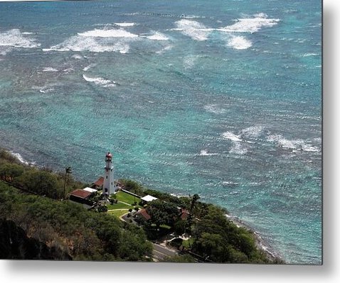 Angel617Liz's tweet image. lizette-tolentino.pixels.com/featured/diamo…
This light house built in 1898, spreads light nearly 18 miles into the Pacific ocean. Perched on the side of the extinct volcano Diamond Head, the lighthouse lays down a red sector to warn vessels to stay away from the reefs at Waikiki. #Lighthouse #Nature