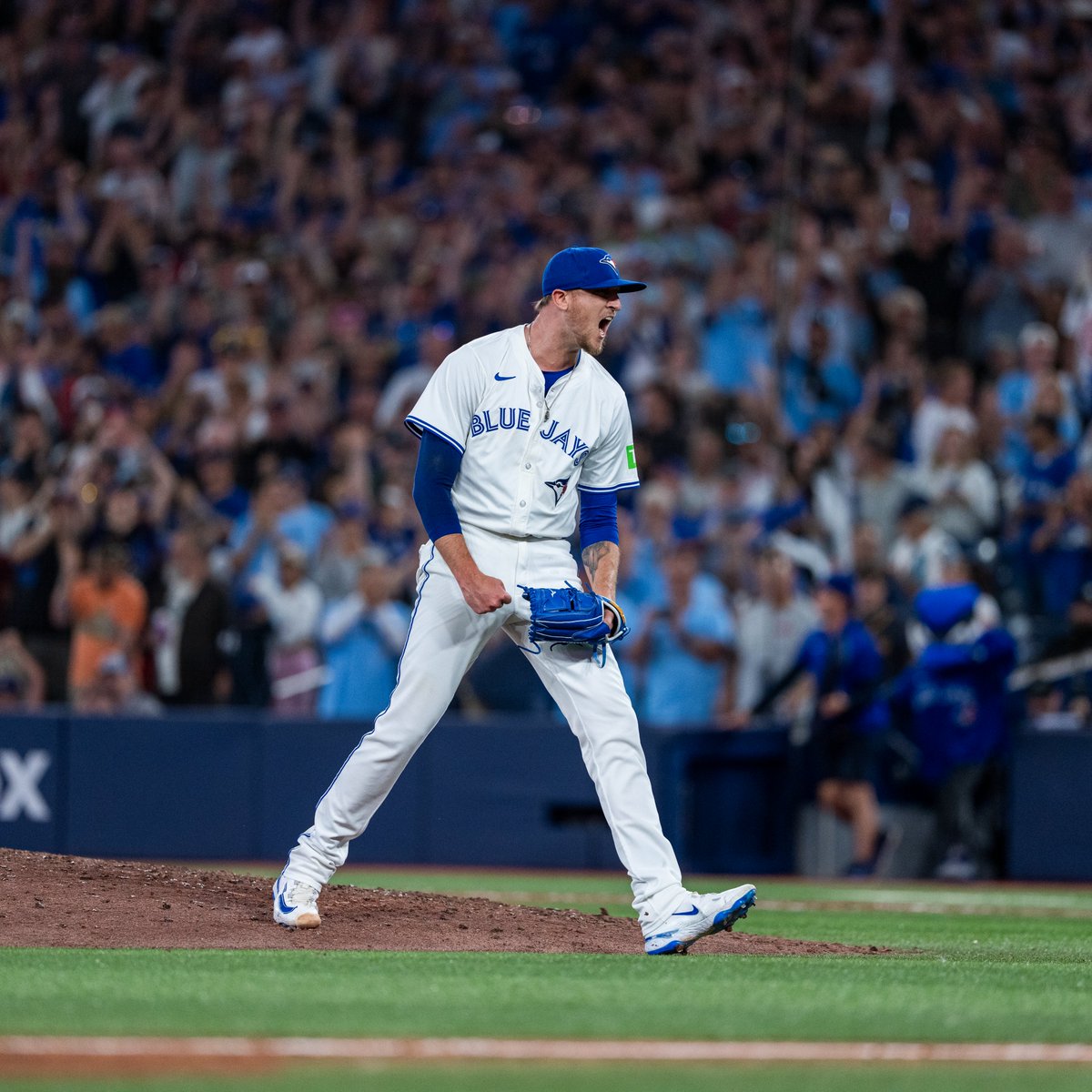 BlueJays's tweet image. 59 wins through our first 100 games 😤
Goodnight, #BlueJays fans 💙