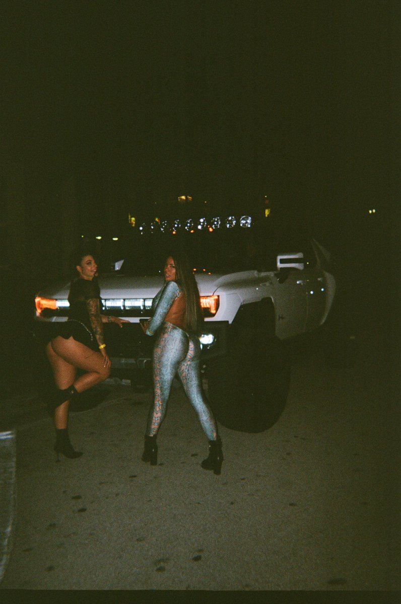 AndreRicooxxx's tweet image. You Never go Wrong with Hot Girls and Big Cars ⚡️
@GValentinaxxx @cutelunastar ❤️🔥