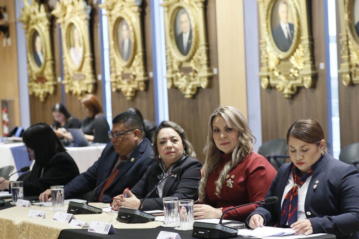 Integrantes del <a href="/PARLACEN/">PARLACEN</a> en el Componente Centroamericano del Comité de Asociación Parlamentario del Acuerdo de Asociación, entre la Unión Europea y América Central, encabezados, por Presidente HD Carlos Hernández; participaron en inauguración del Comité Parlamentario UE/CA