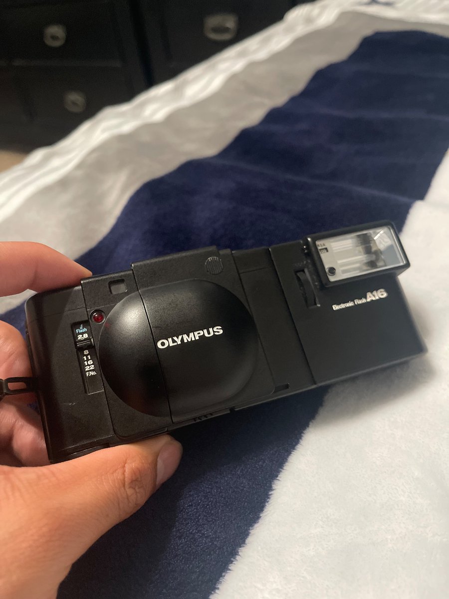 gflo_tx's tweet image. Olympus XA + A16 Flash for $150
Canon F1 + FD 28mm 2.8 for $250
FD 35mm 2.0 for $150 (y’all aint finding that price anywhere else)
Cover shipping and it’s yours!
