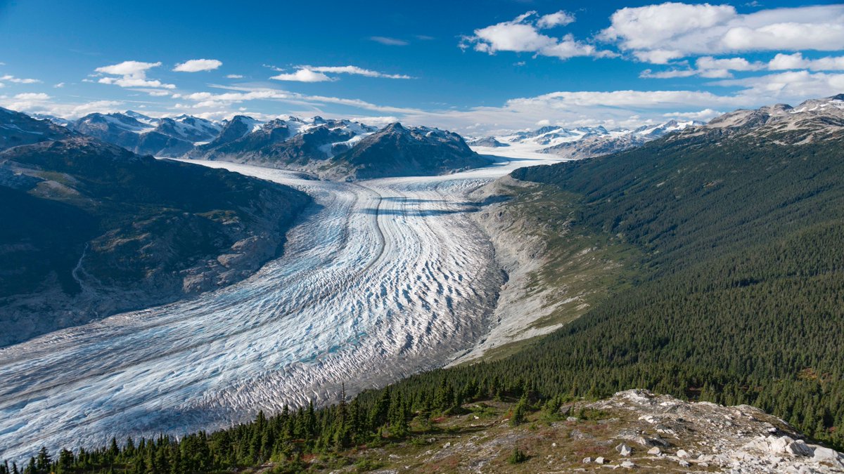 UNBC's tweet image. A recent study led by UNBC researcher Dr. Brian Menounos is drawing national attention for its critical insights into the accelerating loss of glaciers across western Canada and Switzerland.
Watch the CTV News story here: unbc.ca/our-stories/un…
#ThisIsUNBC