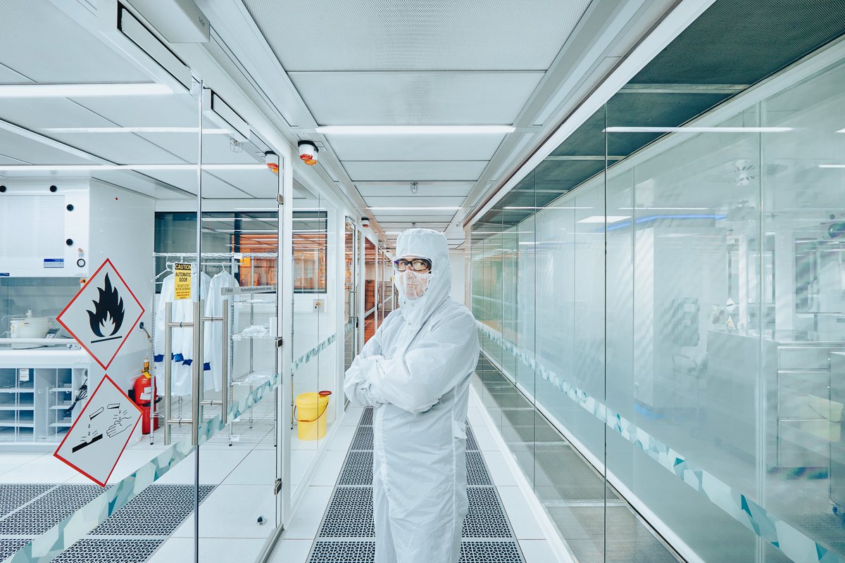 Researchers at the <a href="/TMOS_ARC/">MetaOptics</a> are manipulating light to build technologies that are smaller, smarter, and more powerful. Full article: arc.gov.au/news-publicati…