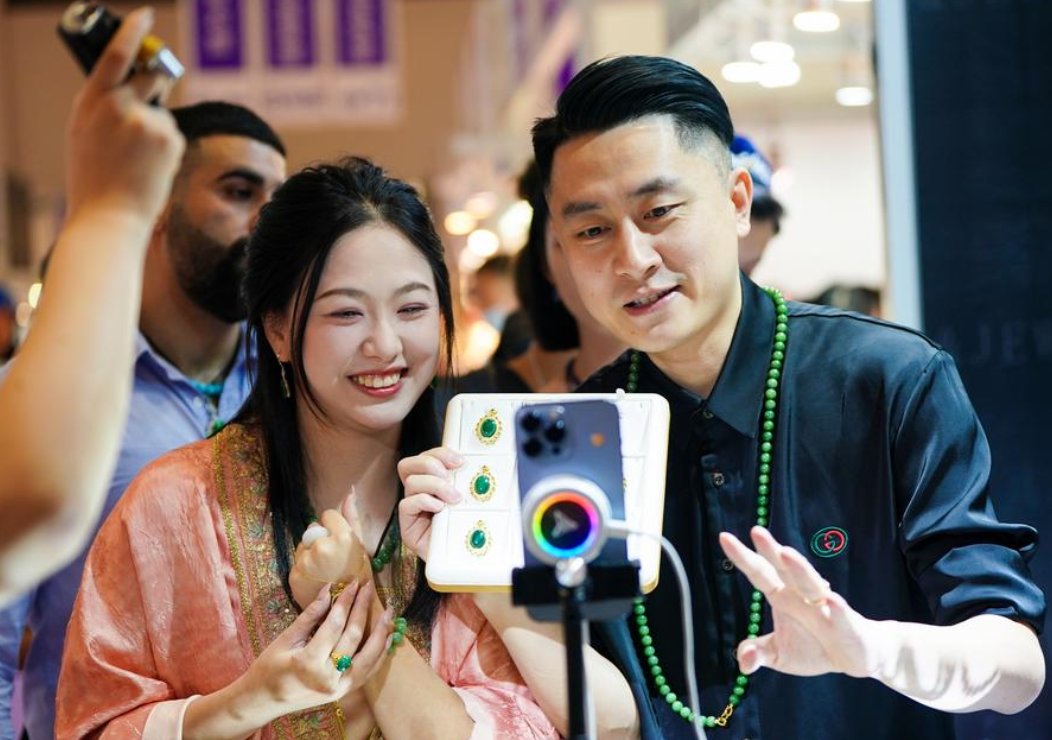 BeijingReview's tweet image. As of June 2025, there were more than 1.12 billion internet users in China, and internet penetration reached 79.7 percent, an increase of 1.1 percentage points compared with December 2024.
bjreview.com/.../202507/t20…
