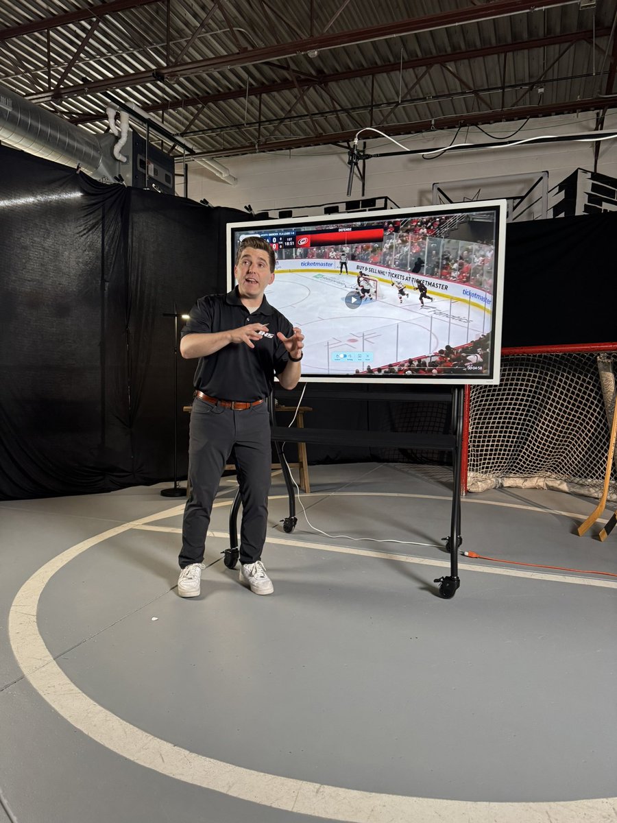 HockeyThinkTank's tweet image. Great time in Buffalo today with @icehockeydrills! Big things comin!