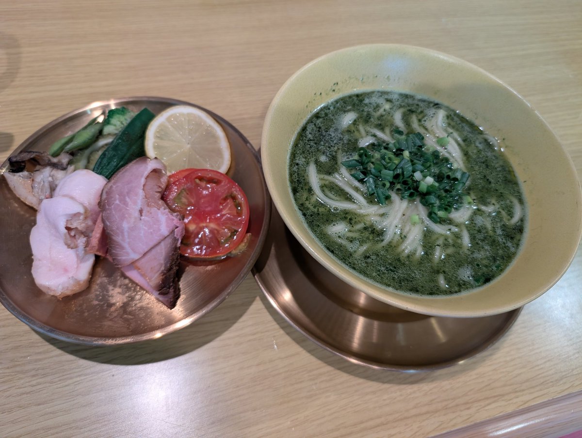Televiken3rdGen's tweet image. #あってりめんこうじ軽井沢
7/21㈰昼
あってり白湯葉汁〰麺
あぶり肉重大
昭和55年
あってりドリンク復刻版
【5.グレート】
約1年半ぶりに五郎パパに会いに行けた😭
やっぱり今年も葉汁食べた😆だって美味いから😋自身定番の大好きなあぶり肉重にこれまた推しの昭和55年💕ってか全部神推しぃ~☝💖