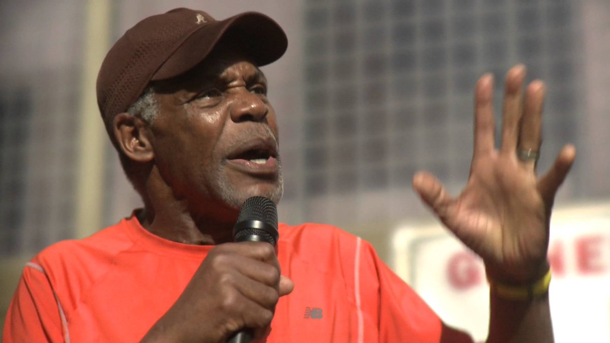 wrkclasshistory's tweet image. #OtD 22 Jul 1946 actor and activist @mrdannyglover was born. The son of two postal workers, Glover took part in the longest student strike in US history at SFSU in 1968, worked with the Black Panthers, and has shown active support in many struggles since stories.workingclasshistory.com/article/9484/d…