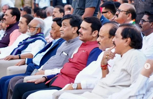 musale_pradeep's tweet image. भ्रष्टाचारमुक्त महाराष्ट्र योजनेचे जनक 😂
महाराष्ट्राचे कणखर नेतृत्व 😂
मराठीसाठी झटणारं स्वाभिमानी नेता 😂
विरोधकांना भरघोस निधी देणारे राजकारणी😂
तथा जनतेच्या मनात प्रचंड आदर असणारे महाराष्ट्राचे लाडके मुख्यमंत्री श्री देवेंद्र फडणवीस साहेबाना जन्मदिवसाच्या हार्दिक शुभेच्छा.
