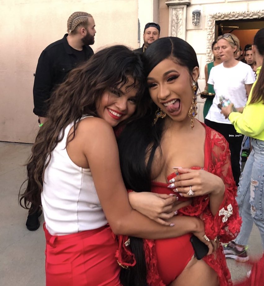 we love u ♥️
#HappyBirthdaySelena