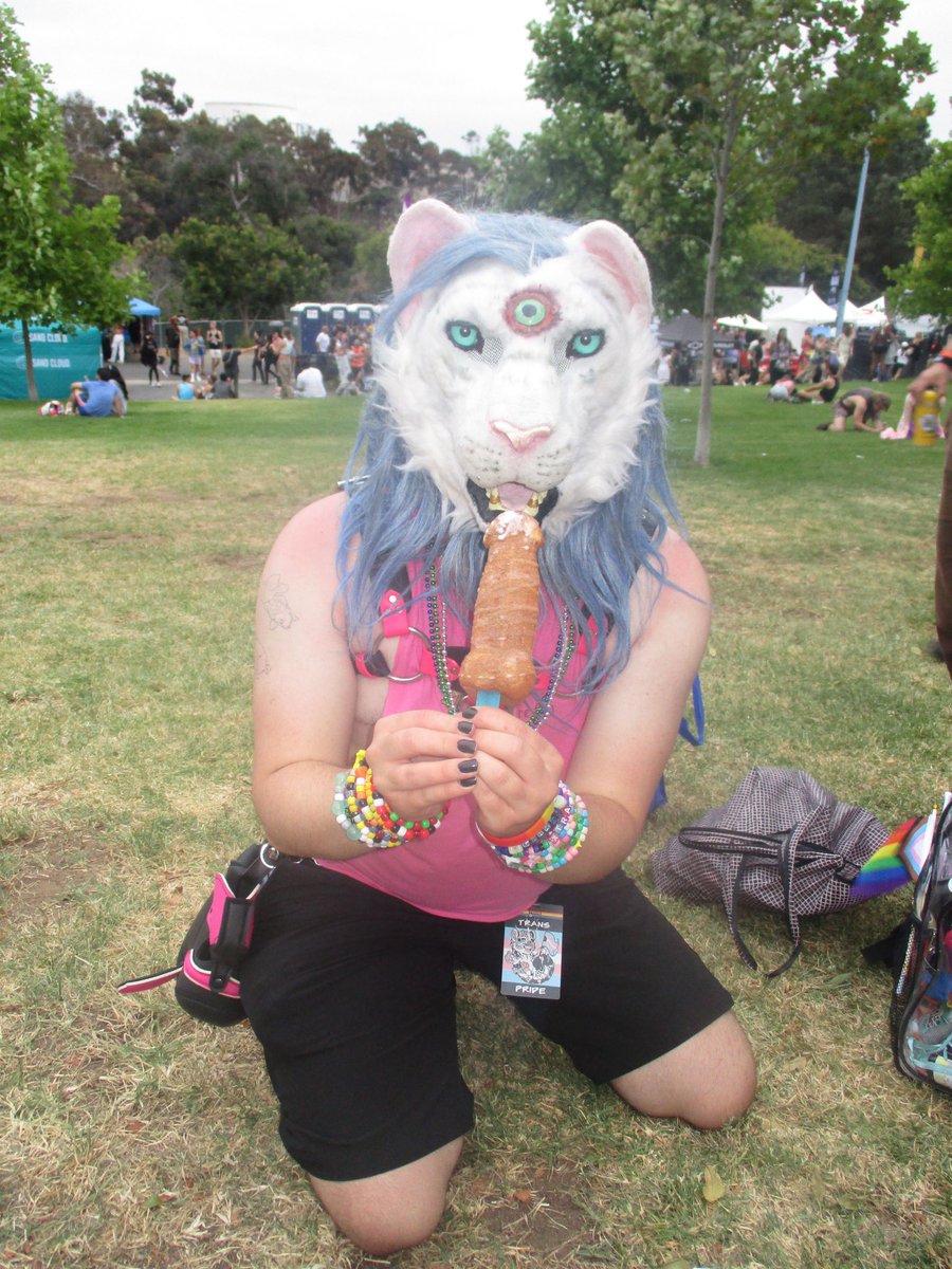 meow_maws's tweet image. I love you cockwaffle