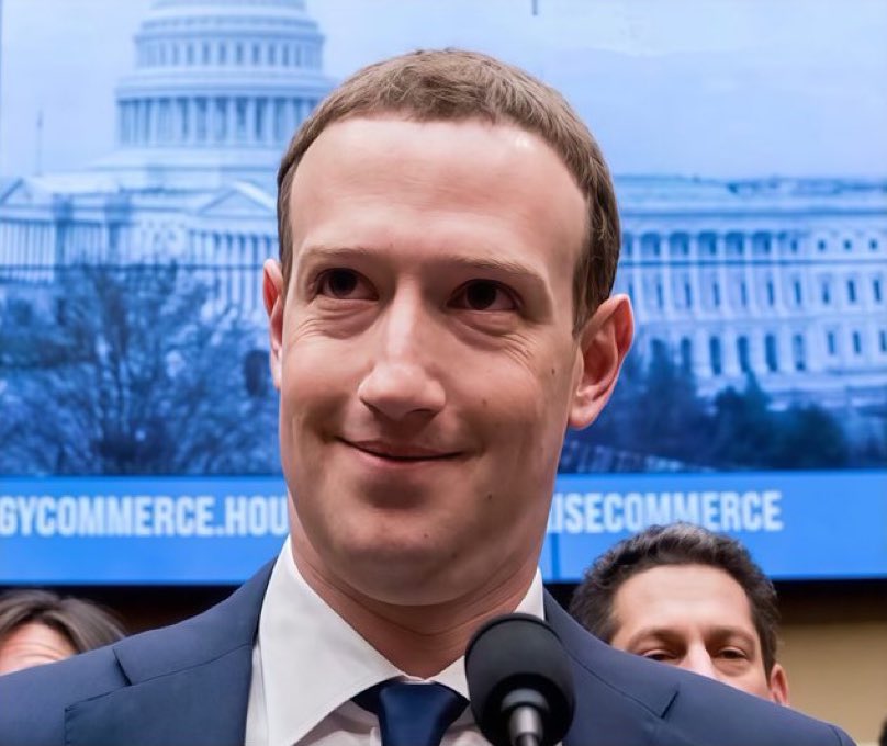 CryptoTea_'s tweet image. When bitcoin comes up in conversation and you try to act natural but have heavy bags