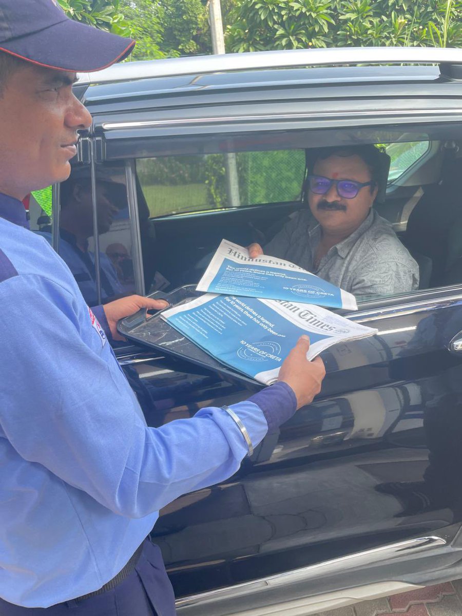 SSpanchshila's tweet image. Just another #TuesdayMorning done right at Panchshila.
Fresh paper, a friendly face, and seamless service, because even small gestures make a big difference. 💙🗞️🚗
#ProjectAbhyuday #DelhiVibes #CustomerCare

@HPCL @hpcl_retail @hardik_HPCL @BanaySingh07 @Rg03Goel