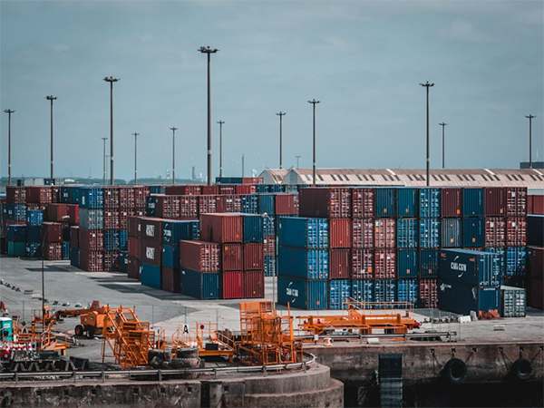 ani_digital's tweet photo. Despite geopolitical tensions, India's port sector expected to grow faster than major economies: Report
Read @ANI Story | https://t.co/jjs1MXlbvI
#Ports #IndianPorts #PortSector #economy https://t.co/q5ZSHza9gX