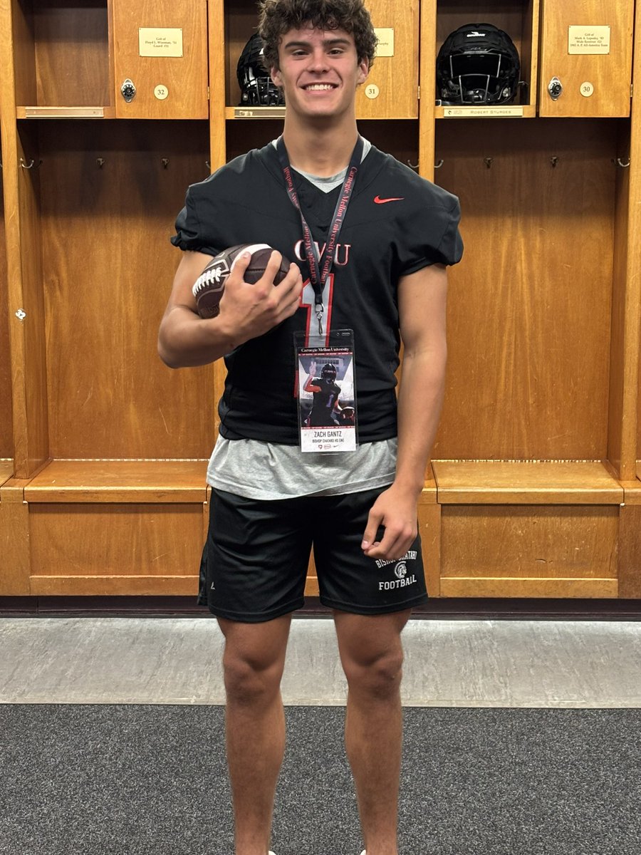 gantz_zach's tweet image. Thanks @Coach_Kay19 and @CoachGibboney for the visit at @TartanFB! I had a great time and can’t wait to get back to see more Tartan football!