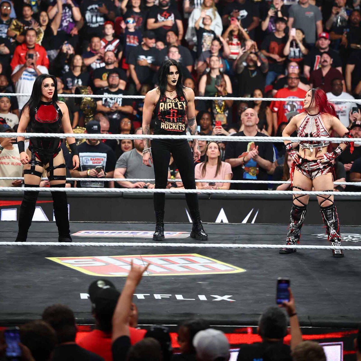 WhoisVindictive's tweet image. Naomi already having so many opps 😭 #WWERAW @TheTrinity_Fatu