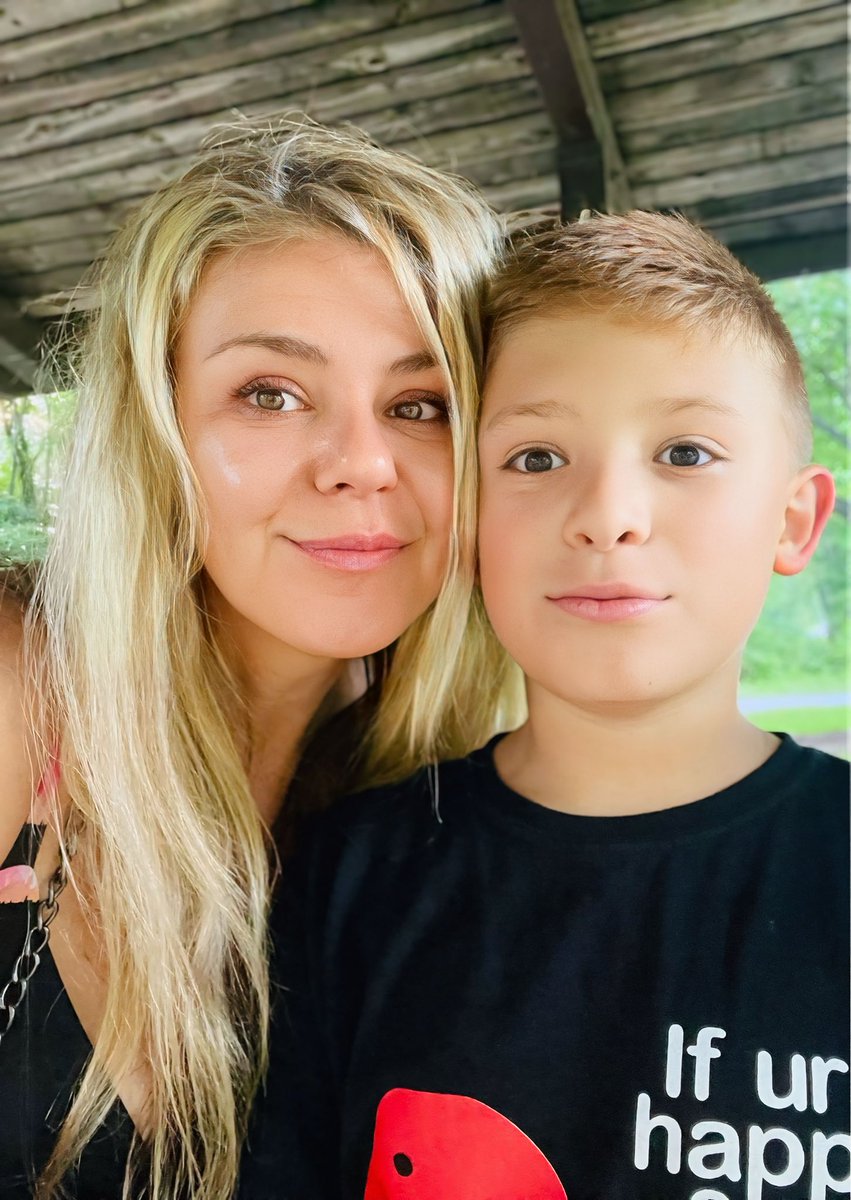 NatalkaKyiv's tweet image. My kid called me from camp tonight and shared that someone told him that he doesn't look Ukrainian.
To be fair, his Gaelic first name and French last name might not scream Ukraine, but that’s the point: Ukrainians don’t fit a single mold.
Fun fact: he’s the spitting image of…