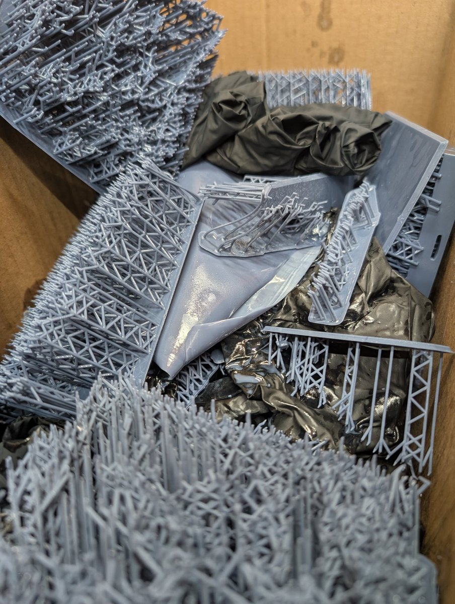 Cannibal's tweet image. I swear that 60% of my printing material goes to making supports