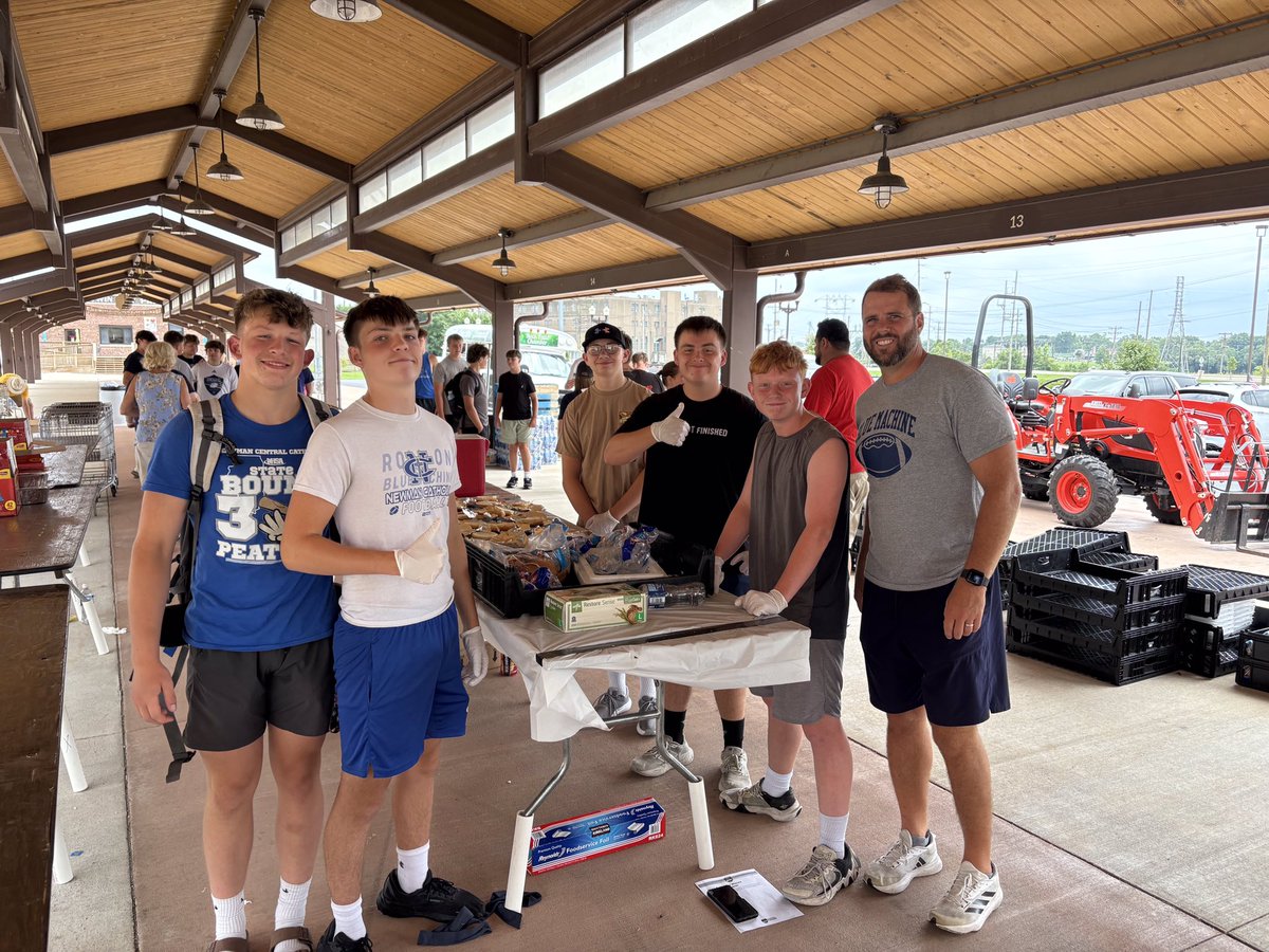 Another chance to help the community…. Had a ton of guys show up to help local rotary clubs for the annual BBQ! Great success for the community! #BEABOUTIT #ServiceWithASmile