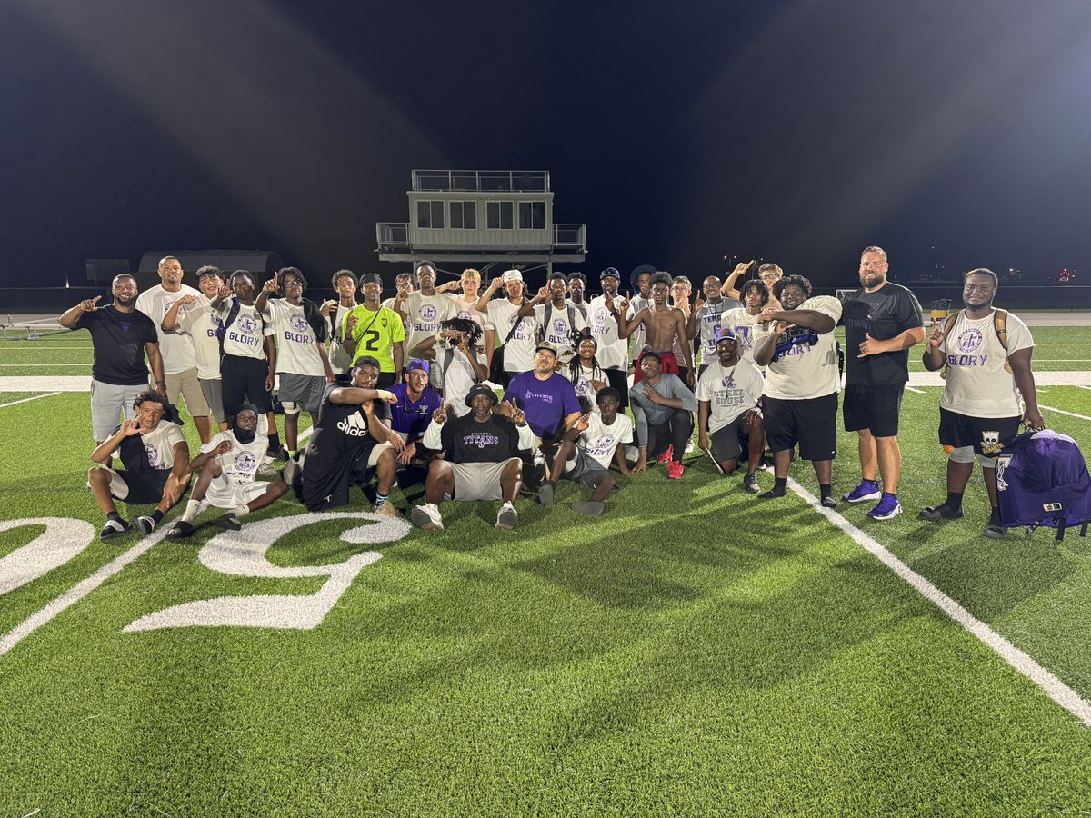 Hasani (H2) | Football Recruiting (@h2_recruiting) on Twitter photo Great day spent with the #RocBoyz at the FCA Team Camp at Warner University! Also got to witness Elijah Douglas (<a href="/Elijahrunstrack/">Elijah Douglas</a>) receive an offer directly from <a href="/WarnerUFootball/">Warner Football</a> head coach <a href="/dburks88/">Dialleo Burks Sr.</a>!
<a href="/Tenorocfootball/">Tenoroc Titans Football Program</a> <a href="/CoachTroutA/">Anthony Troutman</a> <a href="/H2Athletes/">H2 Athletes</a> <a href="/jaidon_f09/">Jaidon Furman</a> <a href="/j9beenchosen/">Jordan Christian</a> Great day spent with the #RocBoyz at the FCA Team Camp at Warner University! Also got to witness Elijah Douglas (<a href="/Elijahrunstrack/">Elijah Douglas</a>) receive an offer directly from <a href="/WarnerUFootball/">Warner Football</a> head coach <a href="/dburks88/">Dialleo Burks Sr.</a>!
<a href="/Tenorocfootball/">Tenoroc Titans Football Program</a> <a href="/CoachTroutA/">Anthony Troutman</a> <a href="/H2Athletes/">H2 Athletes</a> <a href="/jaidon_f09/">Jaidon Furman</a> <a href="/j9beenchosen/">Jordan Christian</a>