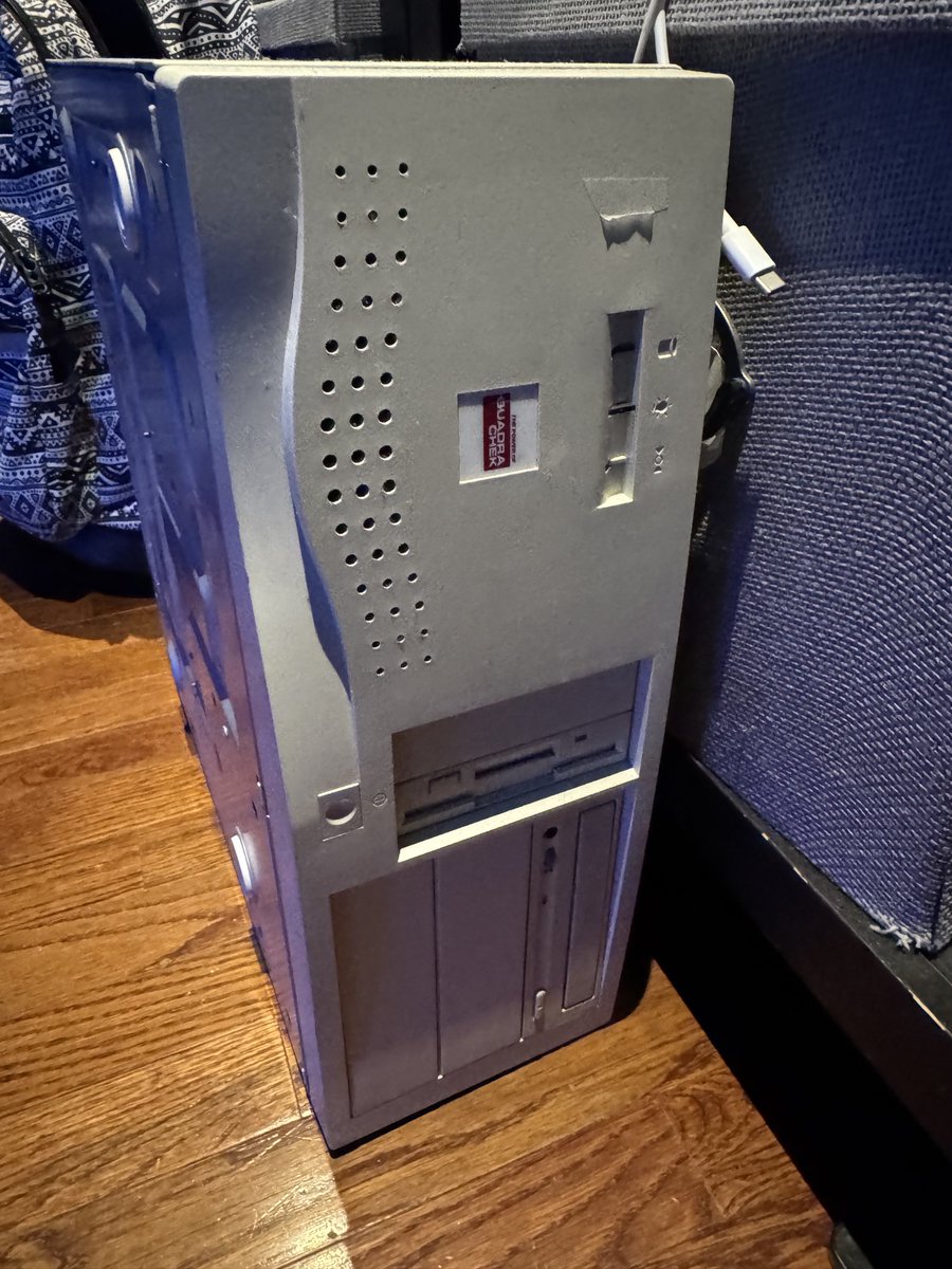 Alphafox78's tweet image. Picked up a rare bird today - Pentium III - extremely hard to find now a days.