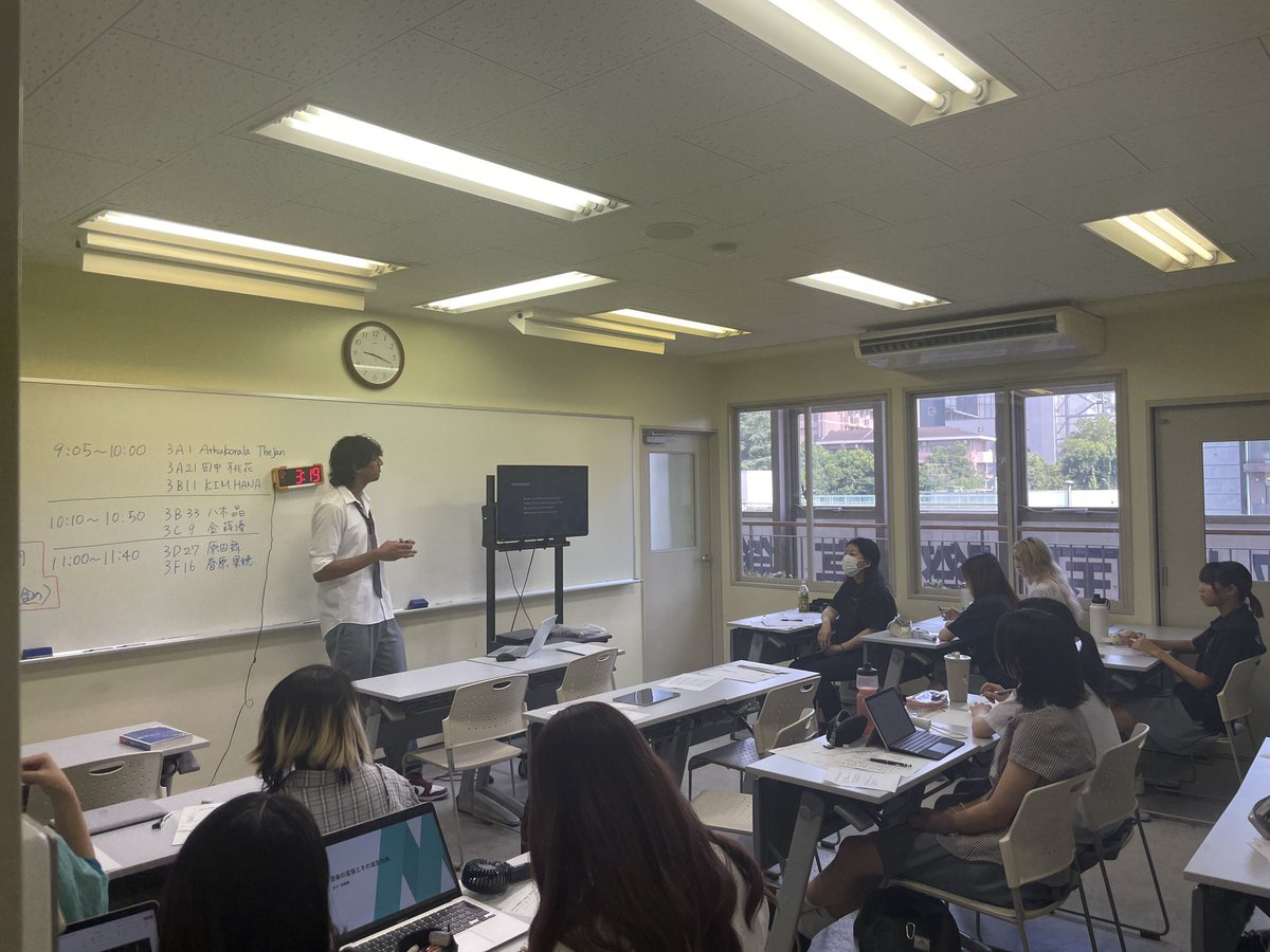 kokusai_hs's tweet image. 課題研究 3年発表会
2025.07.22
自分で設定した問いについて、多種多様なジャンルでの発表がなされました。
社会は、様々な課題に満ちあふれています。
卒業後も探究し続け、「誰かのためになれる」存在になってもらいたいです。
#国際高校 #課題研究