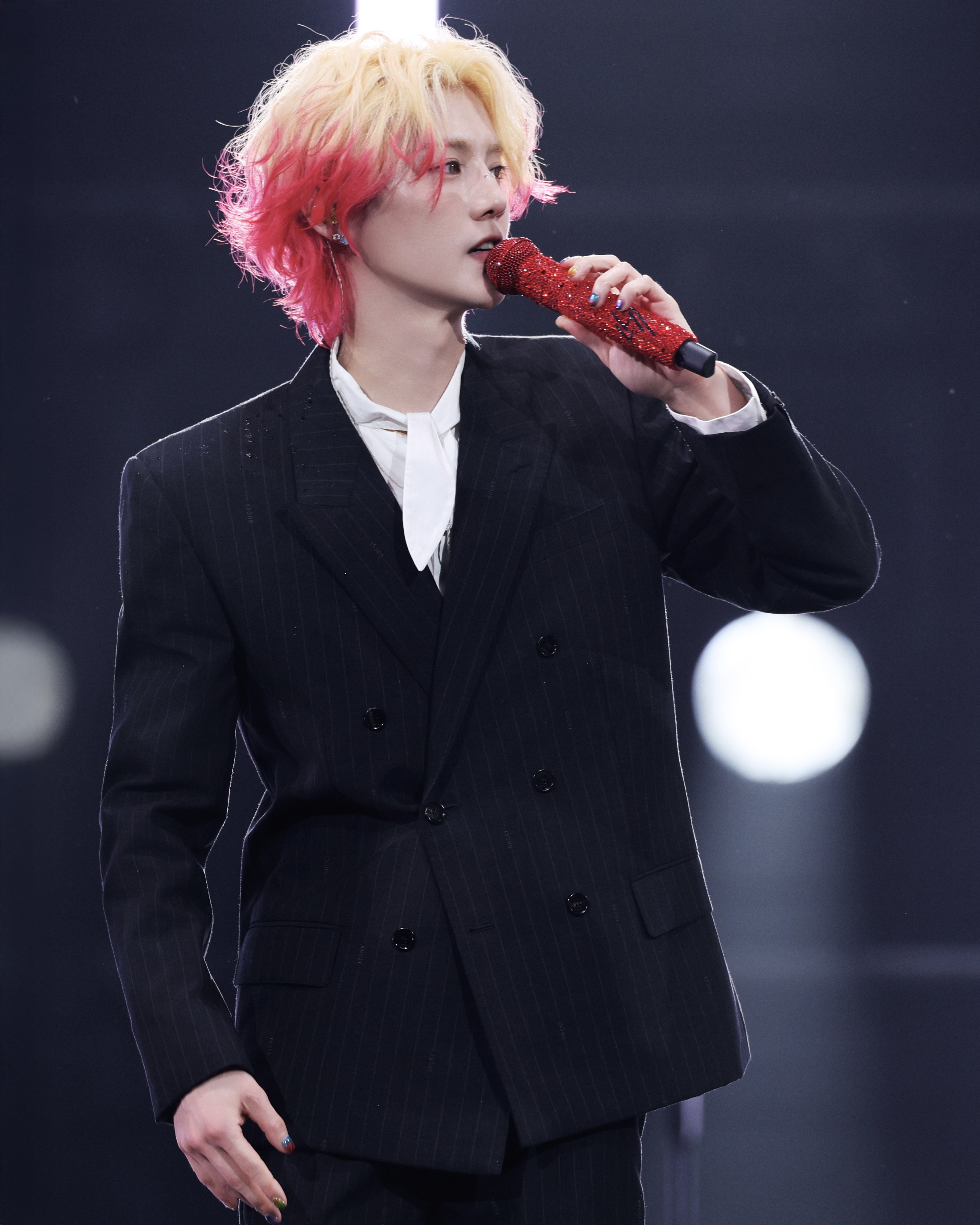 新作【GUCCI】メタル ロゴ ギャバジン ジャケット、ブルー メタル ロゴ ギャバジン ジャケットブルー | GUCCI公式