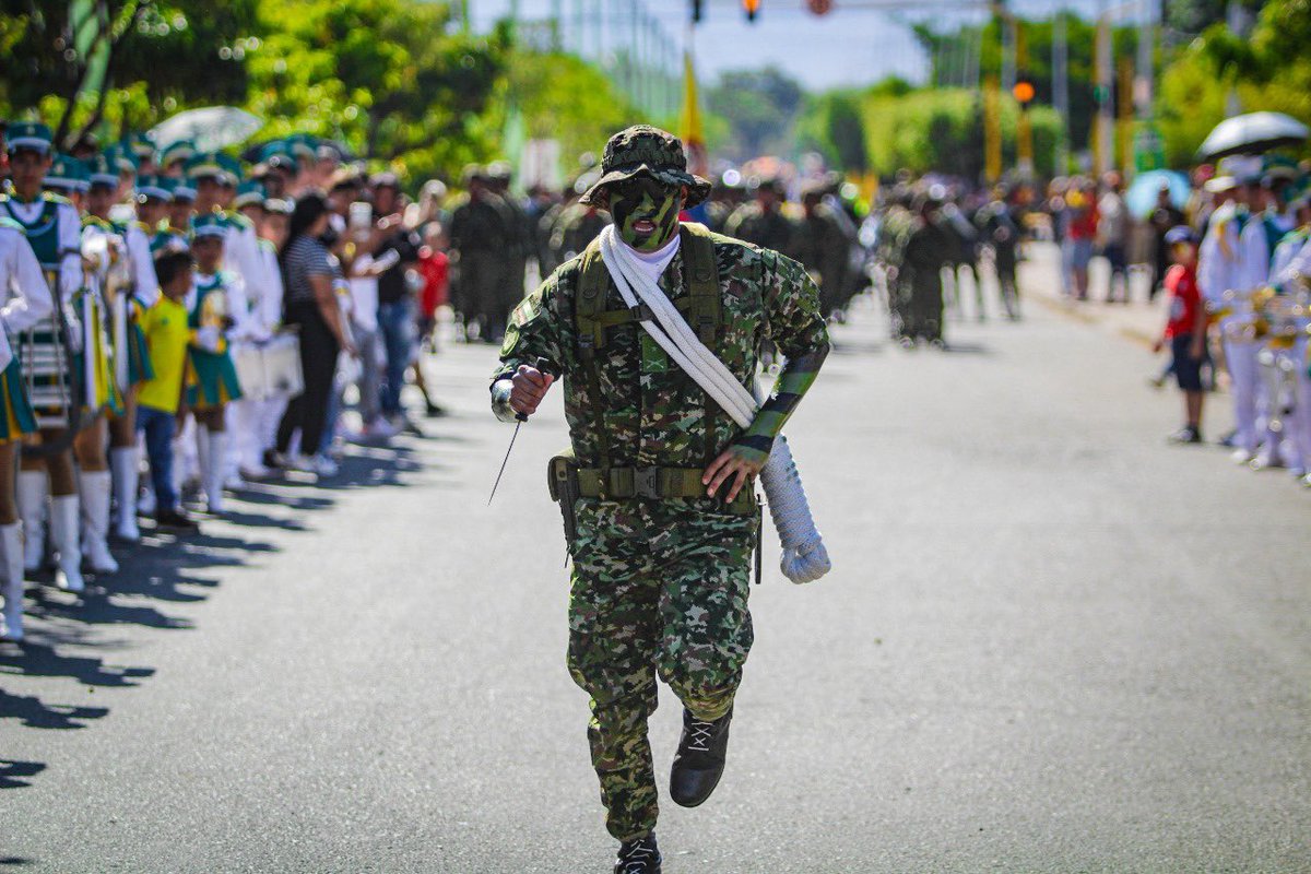 Ejercito_Div2's tweet image. #EnImágenes | Reviva los mejores momentos del Desfile Militar del #20DeJulio en Aguachica, #Cesár.
#EnModoPatrio