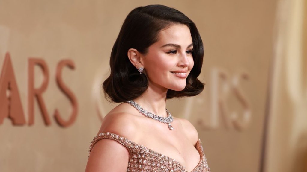 ClNEMADDlCT's tweet image. Happy 33rd birthday to the immensely talented and beautiful Selena Gomez!
The multi-hyphenate mogul has amassed Emmy, Grammy and BAFTA nominations, won SAG and Cannes Film Festival awards, and founded a wildly successful, billion-dollar beauty brand.