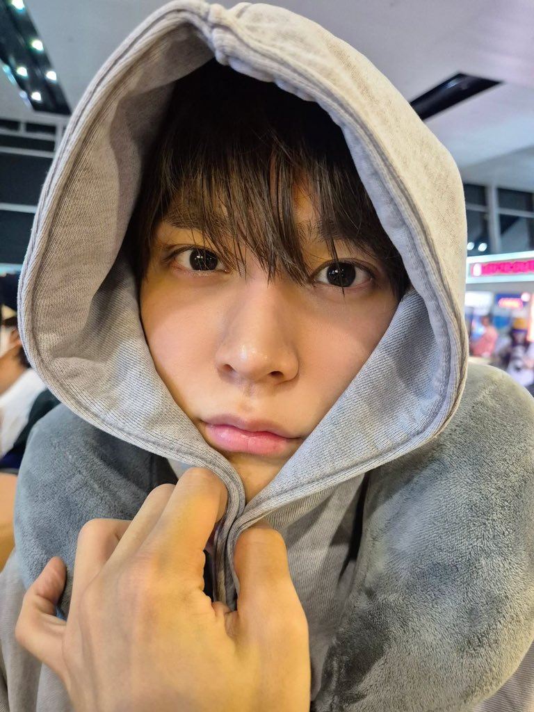 stoneunsok's tweet photo. your bias                            your degree https://t.co/5YGdwGjO9v