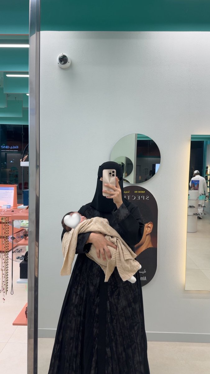 انتي أجمل شيء عشته يا ملاك ❤️