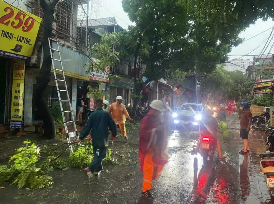 Hanoitimes2's tweet image. Hanoi suspends all entertainment events as Typhoon Wipha approaches, city urges preparedness and public safety first.
hanoitimes.vn/hanoi-suspends…
