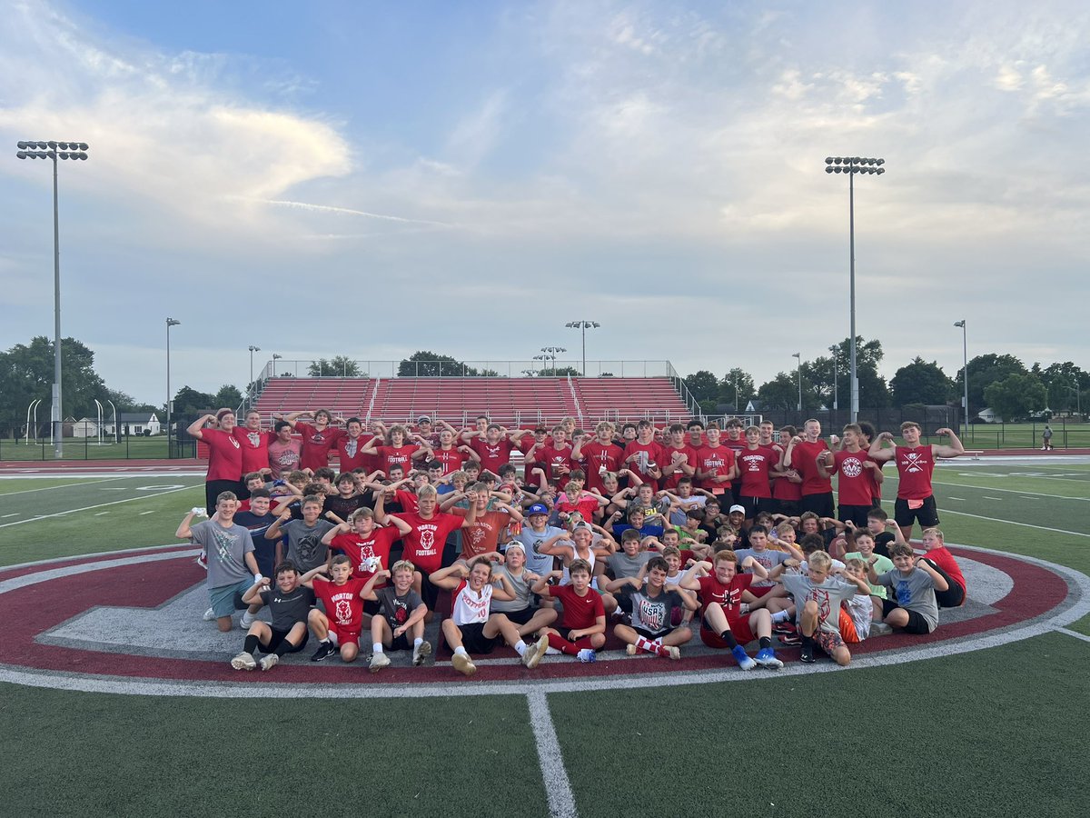 23adamoneill's tweet image. First night of @pottersfootball JFL camp. Nearly 80 future stars out here. We were so proud of our HS team for being such great mentors all night. #ToLeadIsToServe