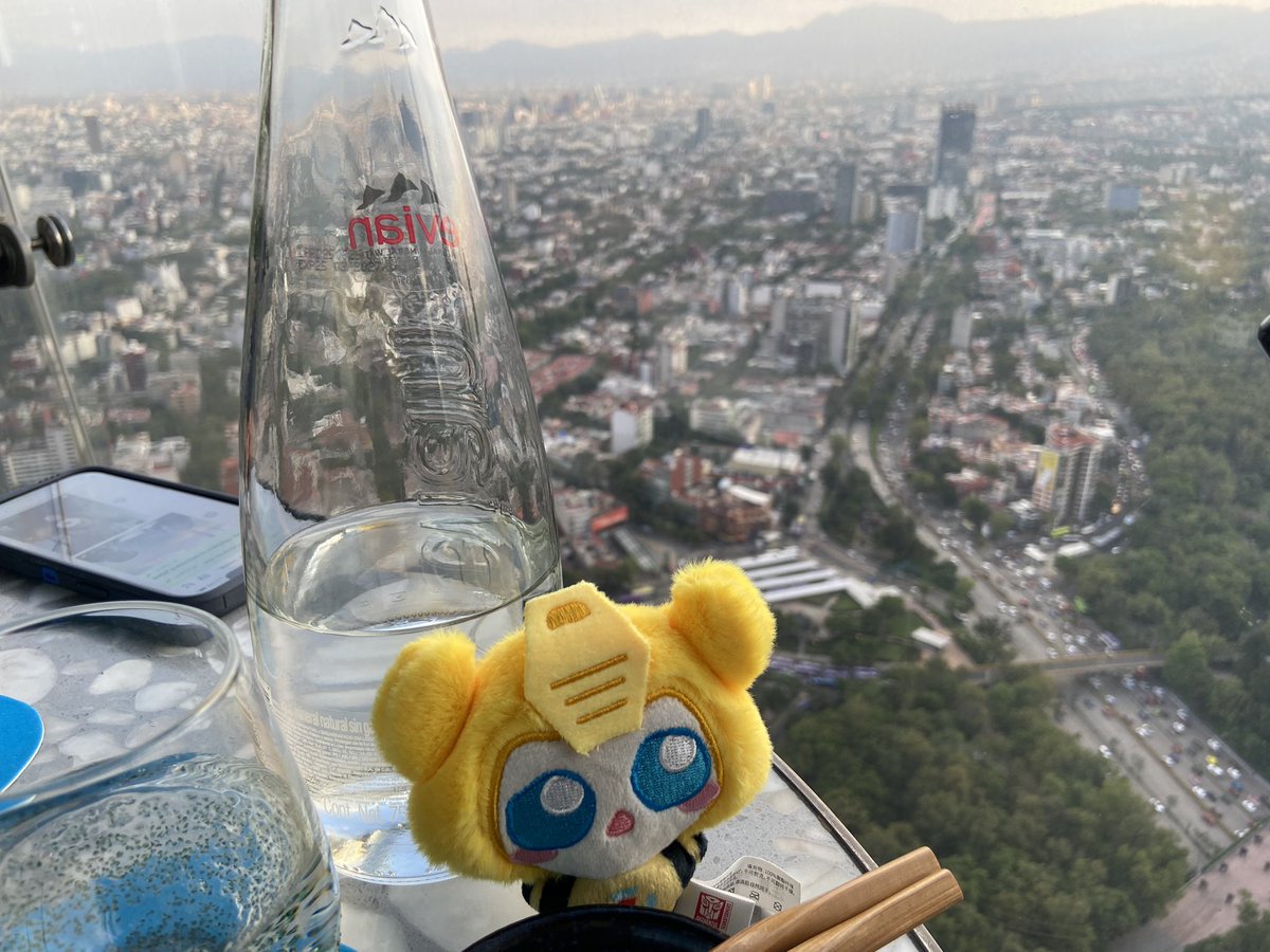 JustPrimePod's tweet image. end of day 2 in Mexico City: I took bumblebee to a sky high dinner, tho I think he enjoyed the view more than the food