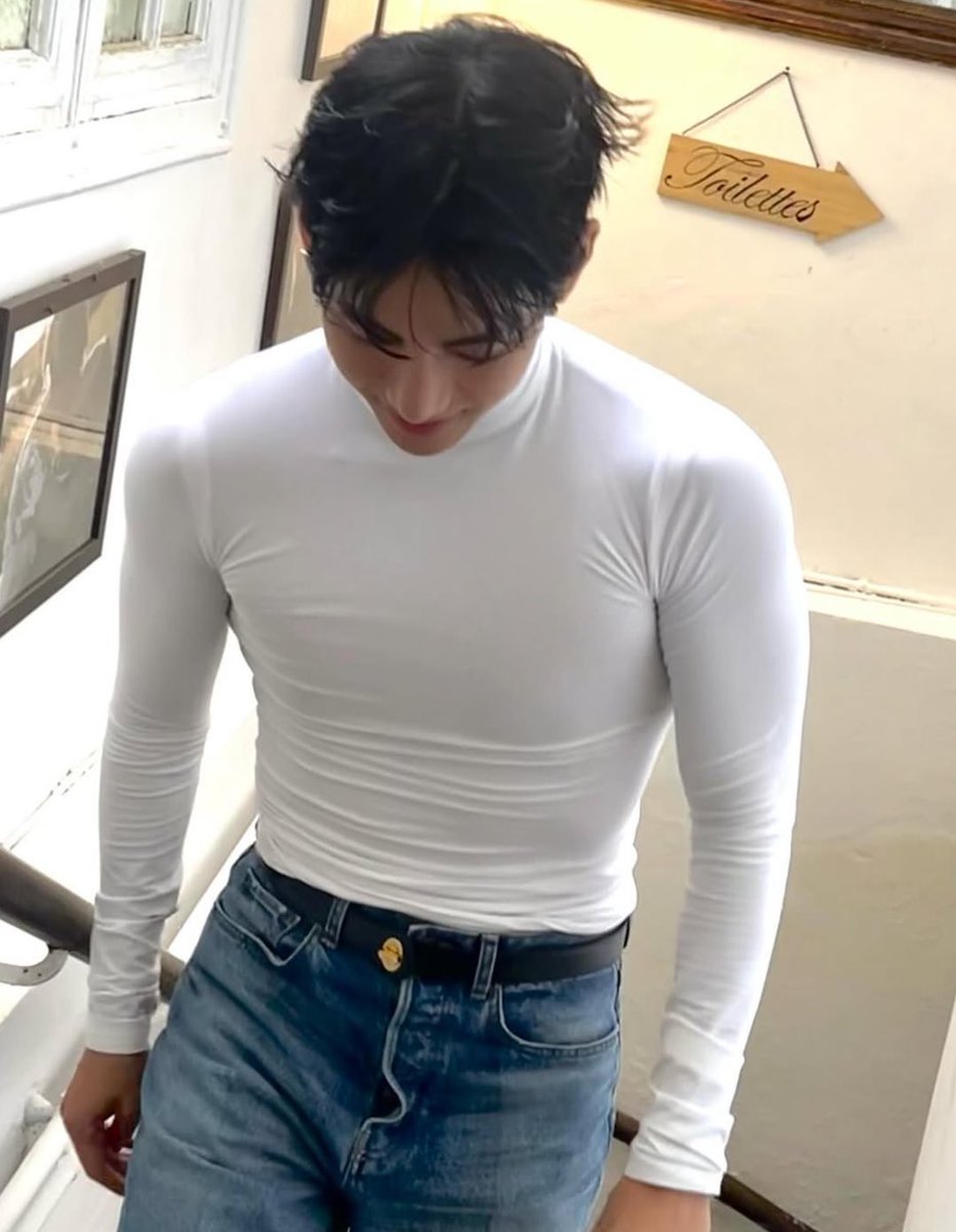 DailylofV's tweet image. THIS TAEHYUNG!