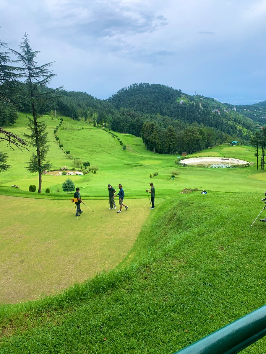 ShivrattanDhil1's tweet image. Throwback to last year two different yet favourite spots near Shimla. These places never fail to impress, no matter how many times you visit! 😍