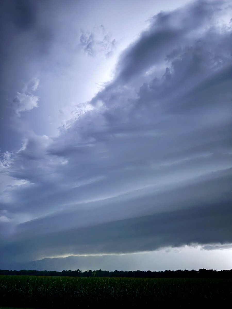 Cody Frye | Storm Chaser 🌪️ (@midwestvortexx) on Twitter photo Storm rolling into Butler county. Estimated 65-70 mph winds 6 miles northeast of Augusta. #kswx <a href="/NWSWichita/">NWS Wichita</a> Storm rolling into Butler county. Estimated 65-70 mph winds 6 miles northeast of Augusta. #kswx <a href="/NWSWichita/">NWS Wichita</a>