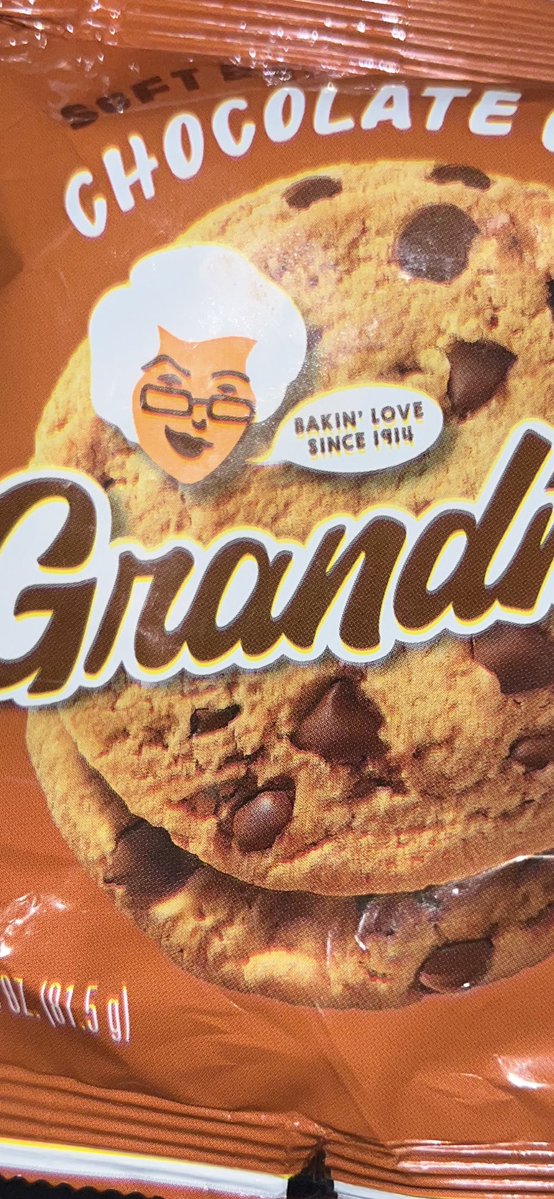 TonyAj61's tweet image. Curious that about the same time Grandma got a makeover, her chocolate chip cookies 🍪 started tasting like Chocolate Shit cookies