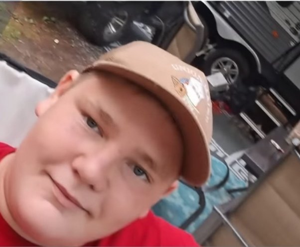 CoffindafferFBI's tweet image. Deven Young is the 17 YO charged with strangling and beating paddleboarder, Sunny Stewart, to death.
He will be tried as an adult.
#Maine