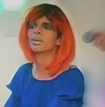 Yo entrando a tw después de un rato y viendo como de la nada medio fandom se mechonea
