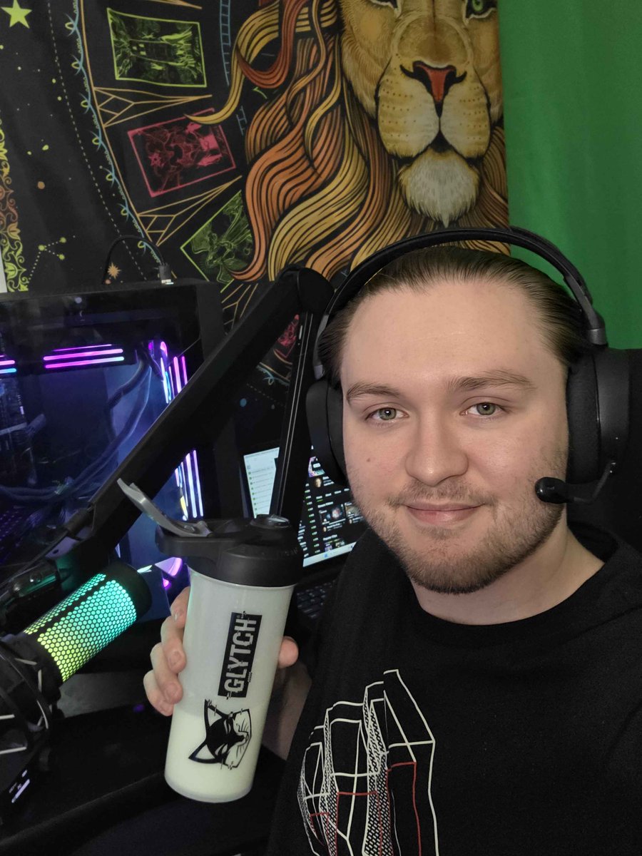 shoutout @GlytchEnergy for fuelin my chaos in the cleanest way possible 🔥 flavors taste illegal in a good way and i’ve been knockin out work like i got DLC installed in my brain 💀💖 grab some at glytchenergy.com w/ code SecretSauce for 20% off 🛸