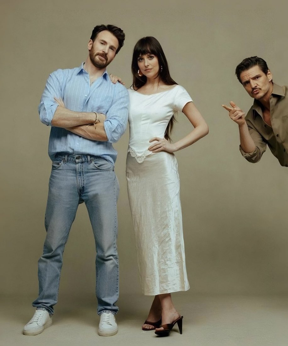 LifeIsAFilmFest's tweet image. Celine Song’s MATERIALISTS with Dakota Johnson, Chris Evans, and Pedro Pascal is now available on digital VOD.