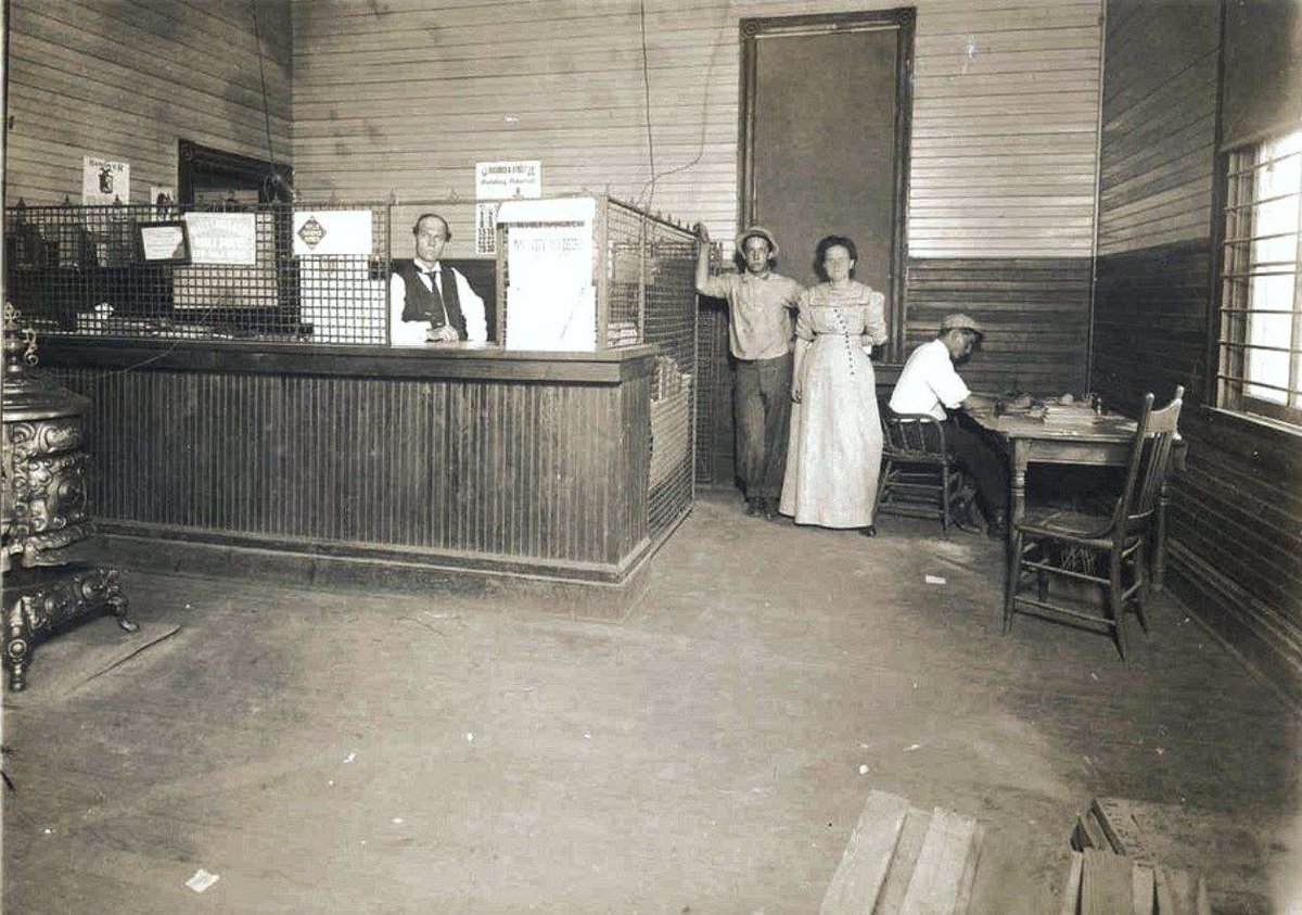 TracesofTexas's tweet image. Tickets, please! Inside the train depot in Mexia, Texas back in 1911. Photo courtesy the Portal to Texas History.