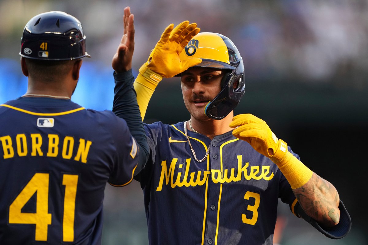 TalkinBaseball_'s tweet image. The Brewers have overtaken the Cubs for first place in the NL Central and they now have the best record in all of MLB
The Cubs had been at least tied for first place since April 11th