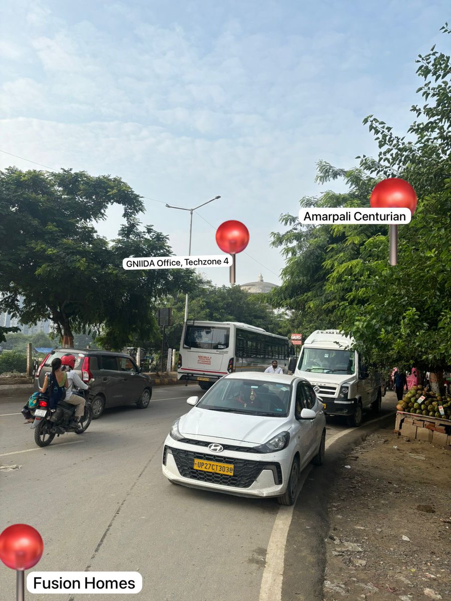SGuptaGNW's tweet image. The U-turn opposite Amrapali Centurian & GNIDA office is forcing many to take the wrong side to avoid a long detour. Urging authorities to redesign or relocate it to a safer, more convenient spot to discourage wrong-side driving. #RoadSafety
@OfficialGNIDA @MyFusionHomes