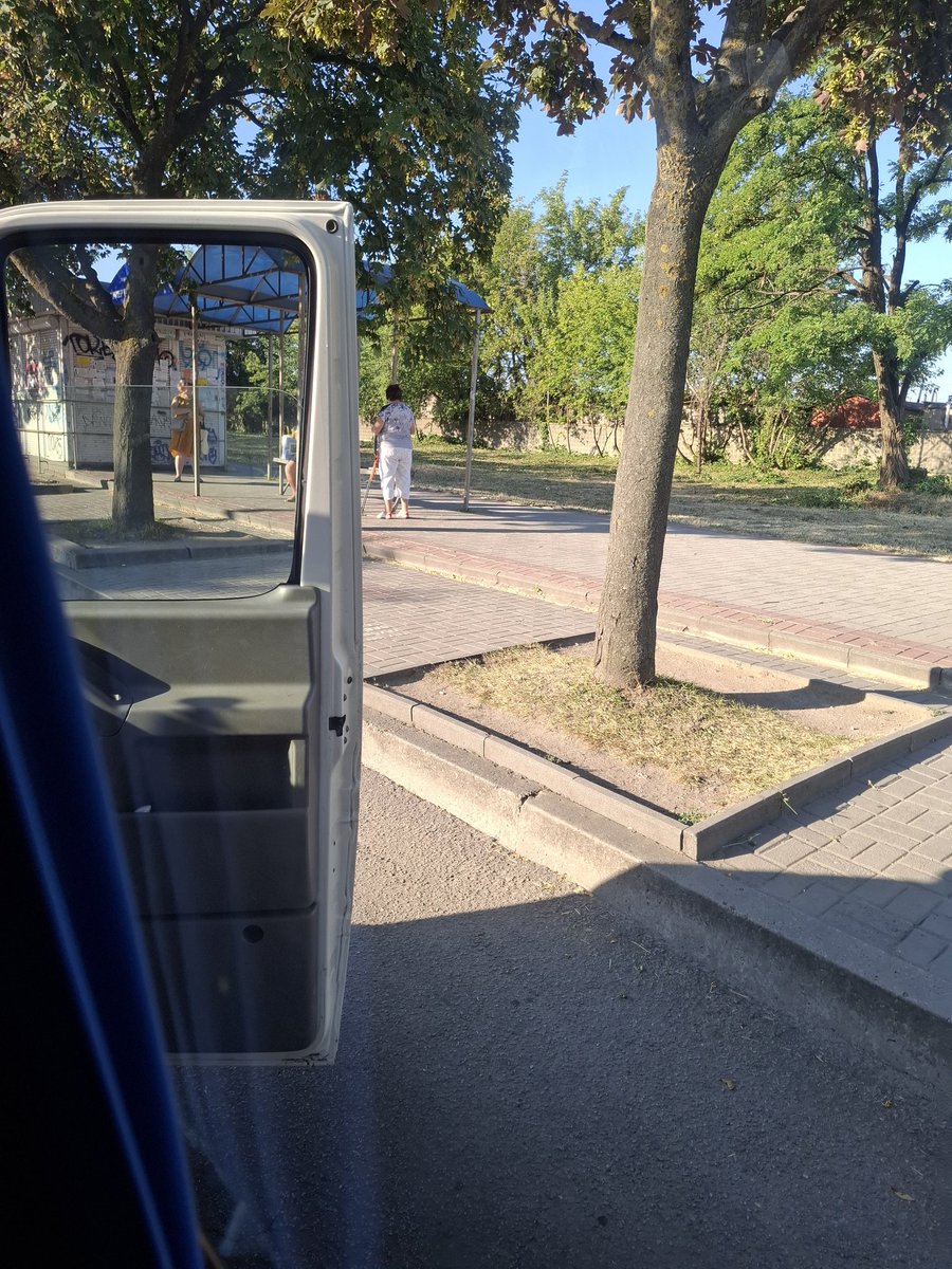 Docmet's tweet image. Ранку, несемосяв прірву, чи з п..ду чи хз куди ще, хотілося б до перемоги і щастя!