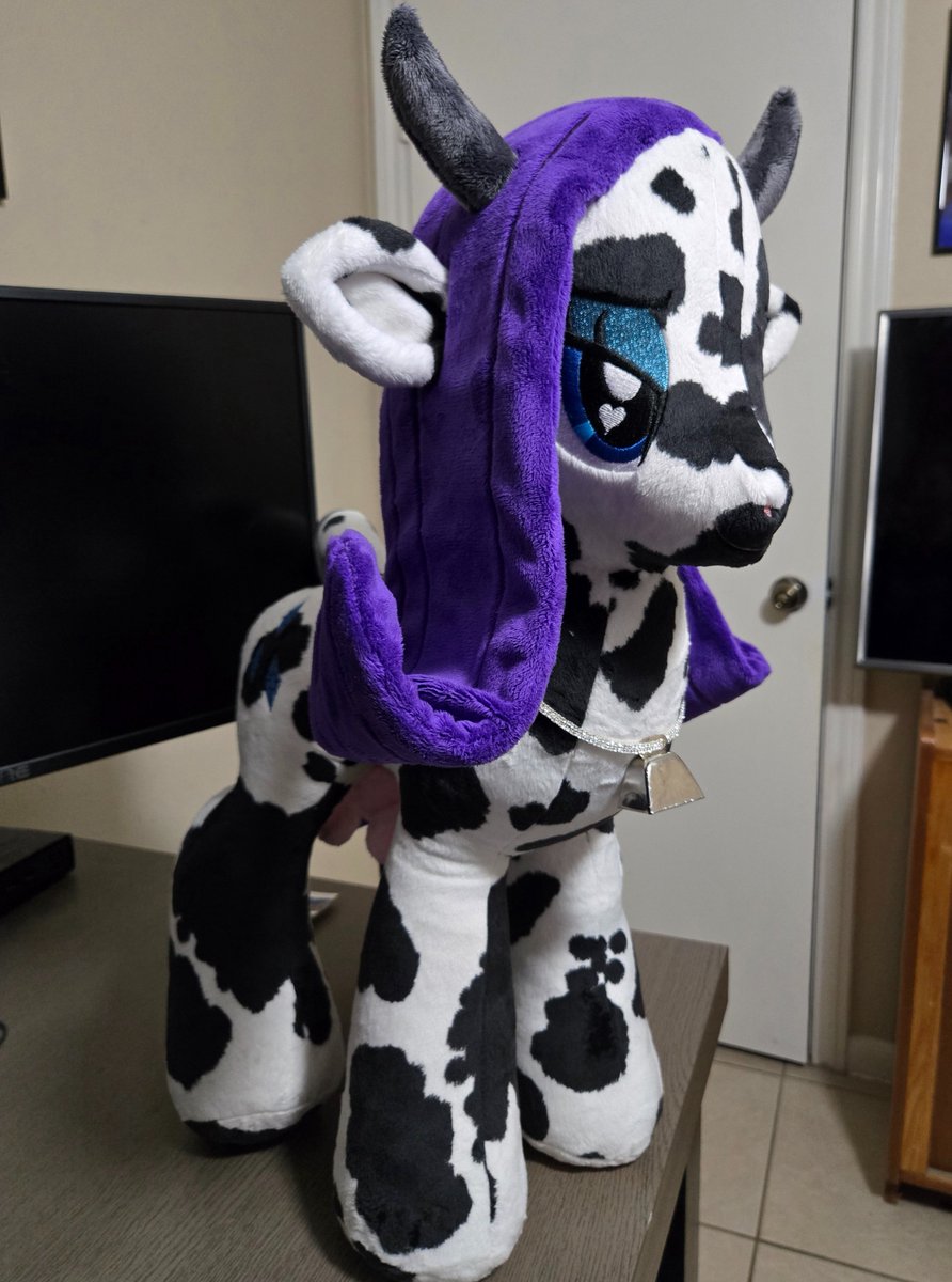 I will be finished with Mare Fair in about 6 or 7 weeks.  I would love to do a commission after that, please message me if you would like a commission!  Right now I have an open schedule 

We can discuss the type of pattern, and I can do more than just pony also.