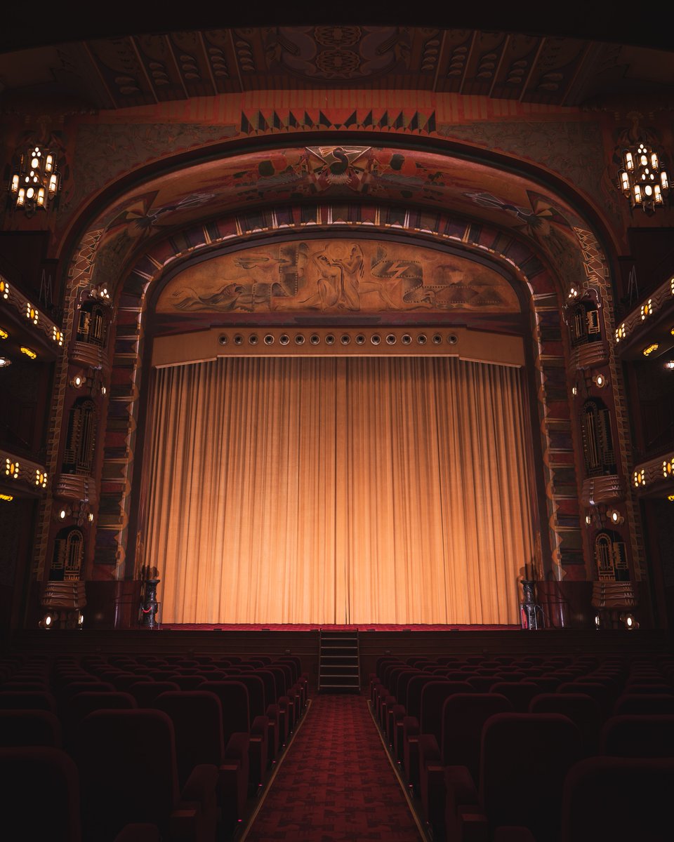 outsidercore1's tweet image. "All the world's a stage, and all the men and women merely players..."